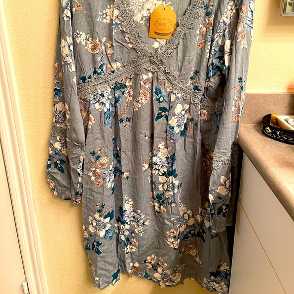 Never worn.. New with Tags.. very soft material - Picture 1 of 3